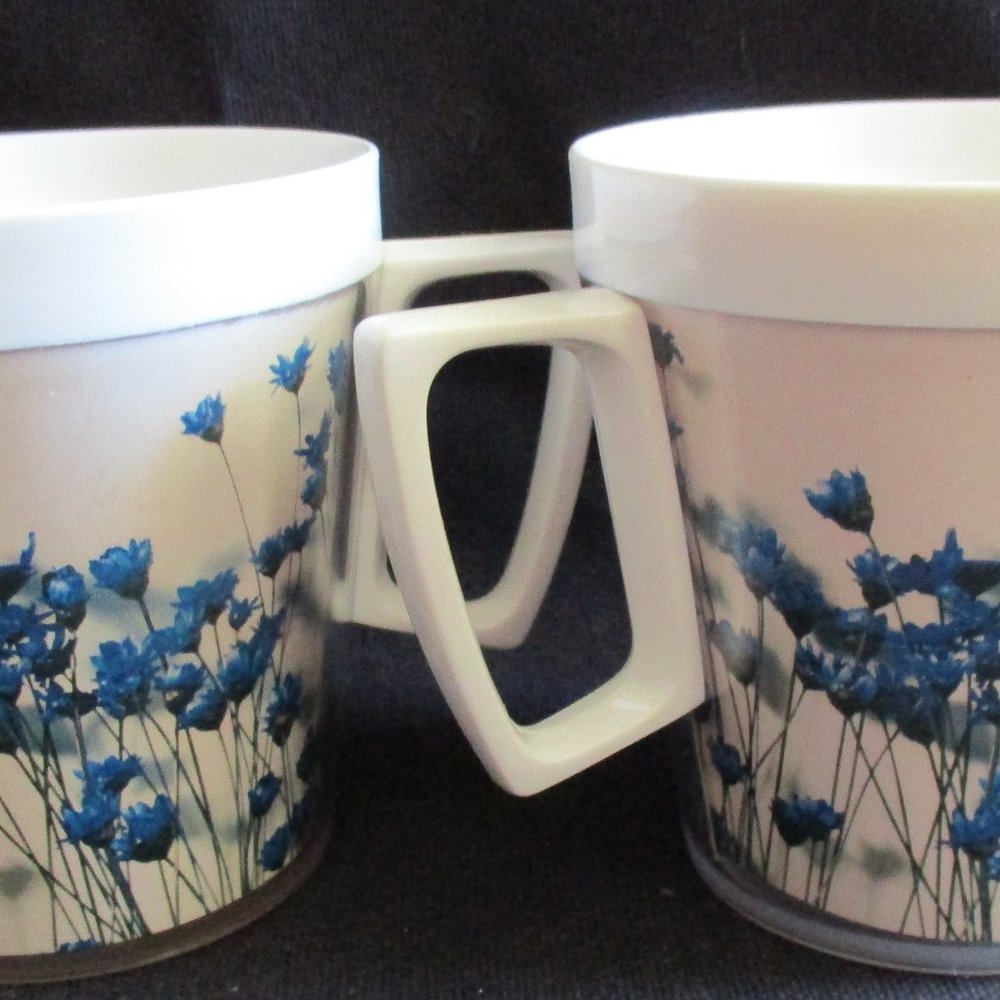 (2) Vintage Flambeau 'Carefree' Plastic Insulated Handled Coffee/Cocoa Cups